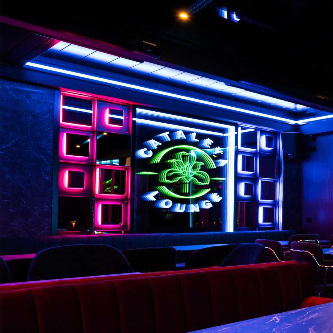 Looking for a Hookah Lounge with Modern Decor?