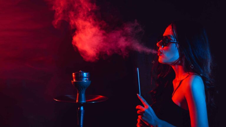 What is a shisha lounge? - Vibrant nightlife in London