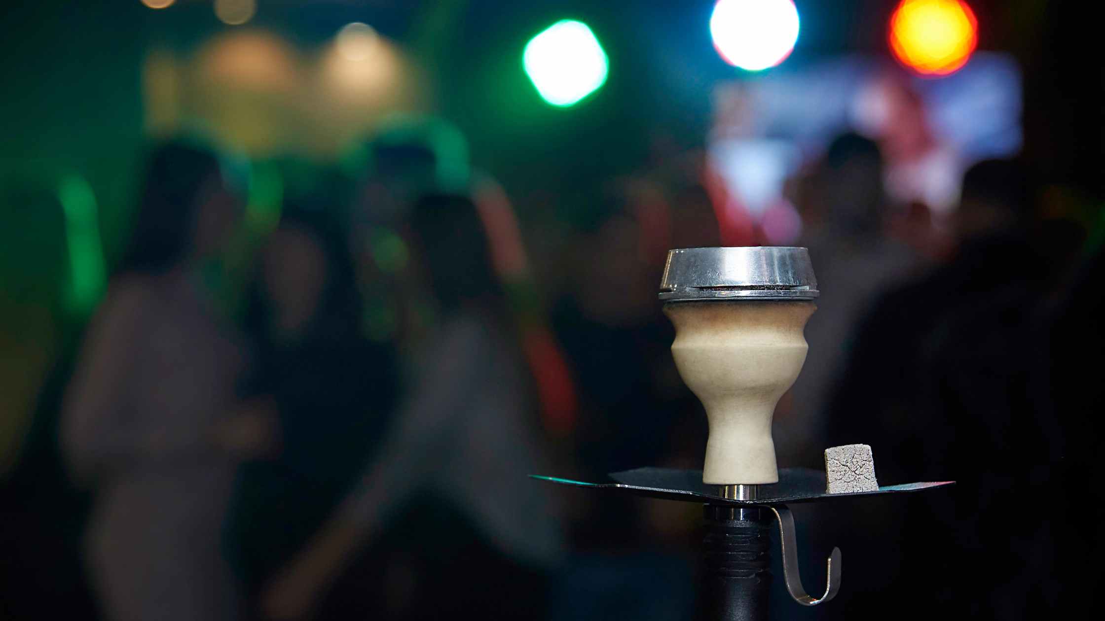 What is a shisha lounge? - Vibrant nightlife in London